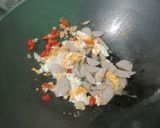Foto langkah ke 4 dari resep Mie Goreng Bumbu Simpel Pedas.