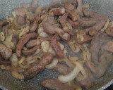Foto del paso 4 de la receta: Hígado de cerdo encebollado