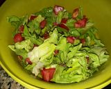 Foto del paso 5 de la receta: Ensalada de lechuga y tomate