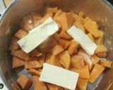 Savanyú káposztával töltött szűzpecsenye édesburgonya pürével recept fázis 4 fotója