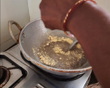 மைசூர் பாக் ரெசிபி ஸ்டேப் 3 புகைப்படம்