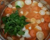 Piros zöldségleves tejjel recept fázis 3 fotója