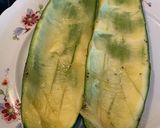 Foto del paso 2 de la receta: Calabacines rellenos de carne picada, gratinados en freidora de aire