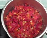 Foto langkah ke 2 dari resep Resep minuman ala cafe & resep sirup mawar merah.