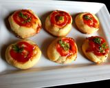 A picture of step 4 of Easy pizza Buns.