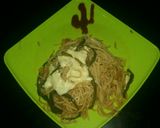 A picture of step 3 of Hakka noodles.