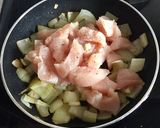 Foto del paso 2 de la receta: Patatas a lo pobre con Huevo y pechuga de pollo