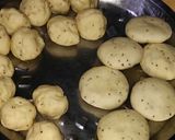उड़द दाल की कचौड़ी (urad dal ki kachodi recipe in Hindi) रेसिपी चरण 3 फोटो