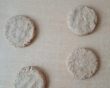 Foto del paso 3 de la receta: Pancitos de avena y cebolla 🧅 sin horno