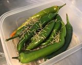 Une image de l'étape 2 de Piments verts au citron confit,romarin et huile de truffe.
