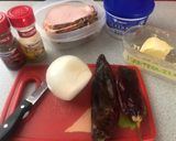 Foto del paso 1 de la receta: Chuletas ahumadas en crema de chile guajillo
