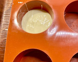 Foto del paso 7 de la receta: Tartitas de chocolate “negro y blanco”, rellenas con crema de nueces
