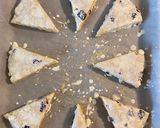 Foto del paso 9 de la receta: “SCONES” con frutos rojos y chips de chocolate blanco!!
