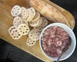 Hình bước làm 2 của món Tuần 27: Củ sen kẹp thịt chiên giòn