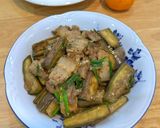 Hình bước làm 3 của món Cà Tím Xào Thịt Ba Chỉ