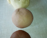 A picture of step 2 of Leopard print bread.