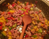 Foto del paso 3 de la receta: Empanadillas de carne y pimientos