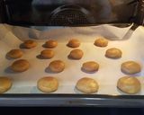 A picture of step 4 of Amaretti biscuits.