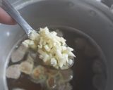 Foto langkah ke 3 dari resep Kuah Sawi Bakso Sapi 🐄.