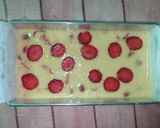 Foto langkah ke 7 dari resep Strawberry Fudgy Blondies.