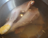 Foto del paso 1 de la receta: Caldo de gallina casero para congelar
