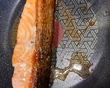 A picture of step 6 of Pan fried SUPER CRISPY skin and moist salmon fillet.