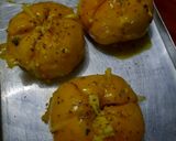 Foto langkah ke 4 dari resep Korean cream garlic cheese bread.