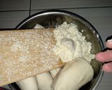 Foto langkah ke 1 dari resep Singkong parut gurih pedas/perkedel singkong/mplek2.