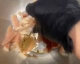 صورة لخطوة 1 من وصفة أرز مكسيكي بالدجاج مع افوكادو