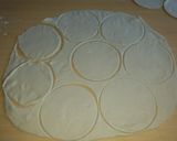 Foto del paso 1 de la receta: Empanadas de pollo con masa casera🤗