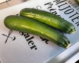 Une image de l'étape 1 de Flan de courgettes au bœuf, oignon de roscoff et romarin.