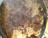 Foto del paso 8 de la receta: Fideos caseros con salsa de hongos secos y pollo al vino tinto