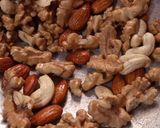 વોલનટ ખજૂર કેન્ડી (Walnut Khajoor Candy Recipe In Gujarati) રેસીપી સ્ટેપ1ફોટો