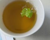 A picture of step 3 of Lemon grass tea.