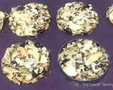 รูปขั้นตอนการทำที่ 4 ของ Easy Homemade Granola Bitesคุ้กกี้ธัญพืช ไร้แป้ง