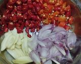 Foto langkah ke 2 dari resep Ayam suir sambal embe.