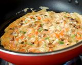 Foto langkah ke 2 dari resep Egg Foo Young.