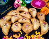 पनीर स्टफ्ड गुजिया (paneer stuffed gujiya recipe in Hindi) रेसिपी चरण 10 फोटो