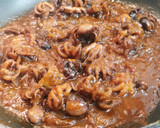Foto del paso 5 de la receta: Pulpitos encebollados con patatas