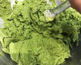 A picture of step 5 of Matcha Green Tea Cookies.