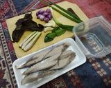 Foto langkah ke 1 dari resep Pindang Tongkol Suwir Bumbu Iris.