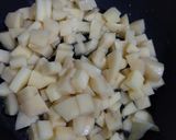 Foto langkah ke 1 dari resep Tumis Kentang Kornet Budget Anak Kos.