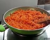 A picture of step 2 of Gajar ka halwa.