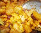 दही आलू गोभी फ्रायड भाजी (Dahi Aloo Gobi Fry Bhaji Recipe In Marathi) रेसिपी स्टेप 2 फोटो