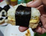 Foto langkah ke 5 dari resep 151. Onigiri ayam telur.