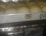 Foto langkah ke 3 dari resep Roti kasur keju coklat.