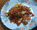Foto del paso 5 de la receta: Fritada picante de verduras con trucha y bacon