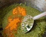 A picture of step 3 of Fried idli in Palak gravy.