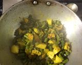 फ्रेंच बीन्स आलू की सब्जी (French beans aloo ki sabzi recipe in रेसिपी चरण 5 फोटो