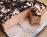 Foto langkah ke 6 dari resep Cake Putih Telur Strawberry Oreo.